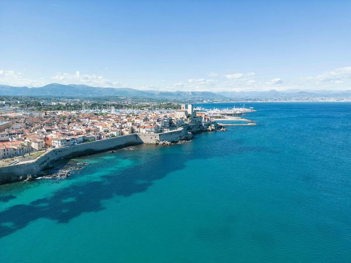 Hôtel Beau Site - Cap d'Antibes 4*, Antibes