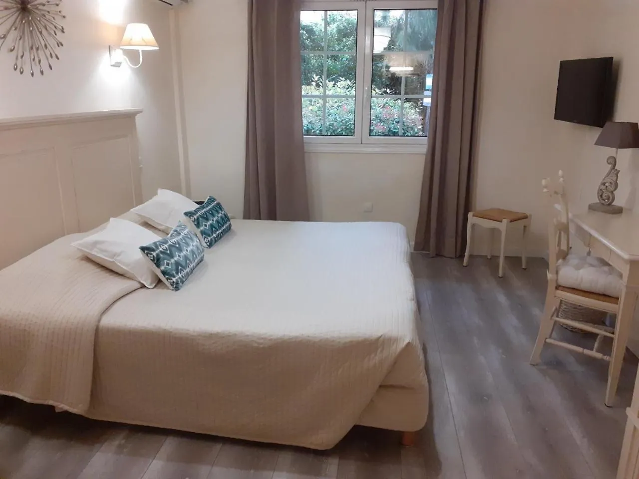 Hôtel Beau Site - Cap d'Antibes Hotel