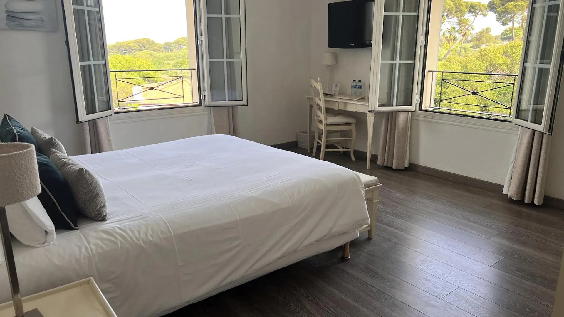 Hôtel Beau Site - Cap d'Antibes France